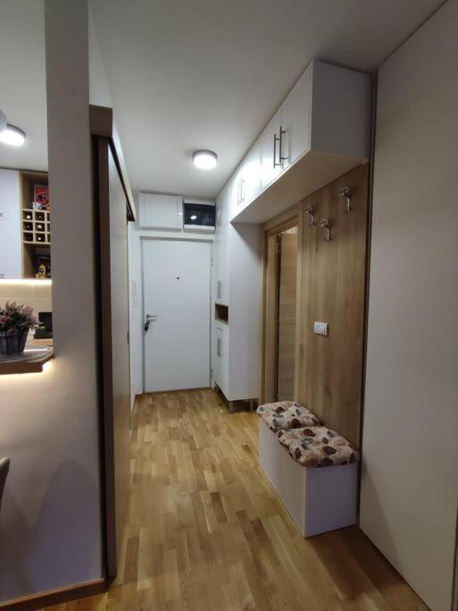 Moonze Apartman, Free Parking Belgrad
