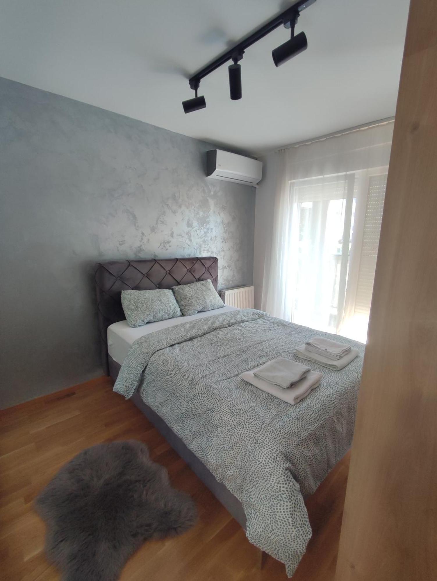 Lägenhet Moonze Apartman, Free Parking *